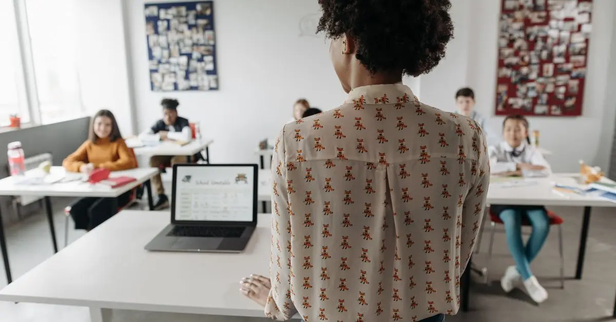 Cómo la Tecnología Está Transformando la Formación a Distancia