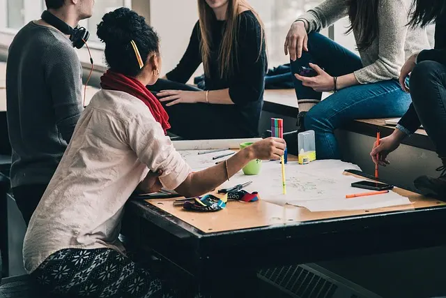 Cómo Superar el Aislamiento en la Formación a Distancia