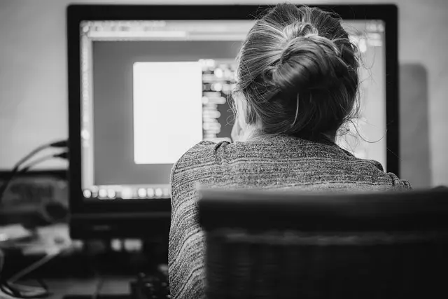 Cómo Evaluar la Credibilidad de una Plataforma de Formación a Distancia